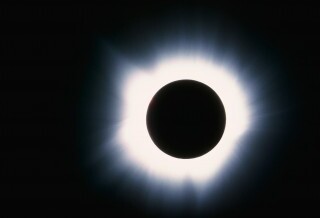 Rinnovabili, l’eclissi è costata 12 milioni di euro (ma solo all’Italia)